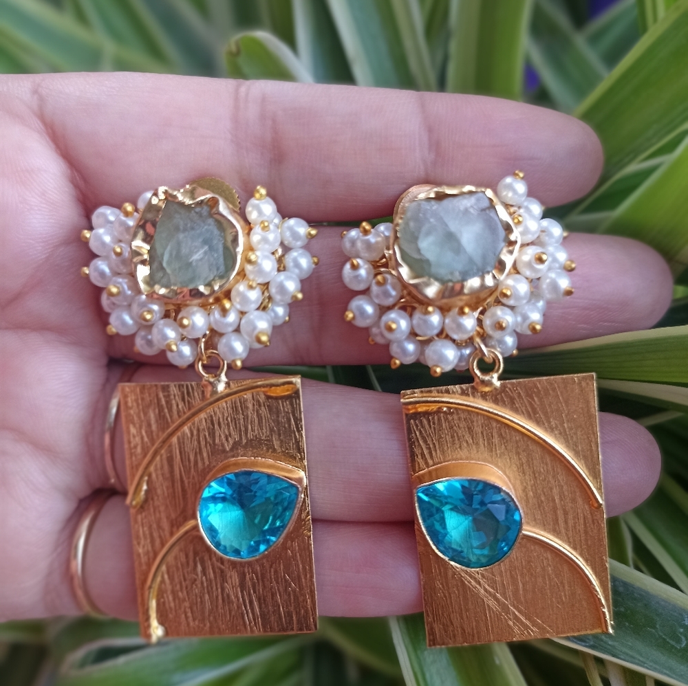 Very beautiful handmade gold plated stone studded drop earrings - Picture 5 of 9